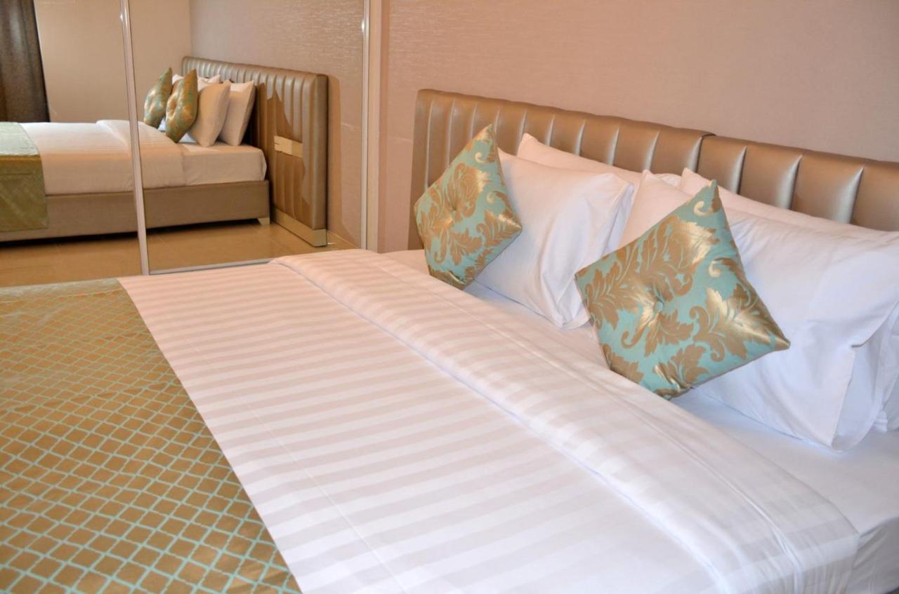 The Lodge Suites Al-Manamah Bagian luar foto