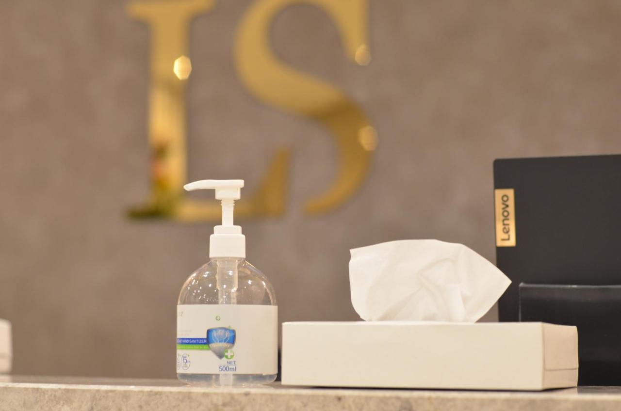 The Lodge Suites Al-Manamah Bagian luar foto