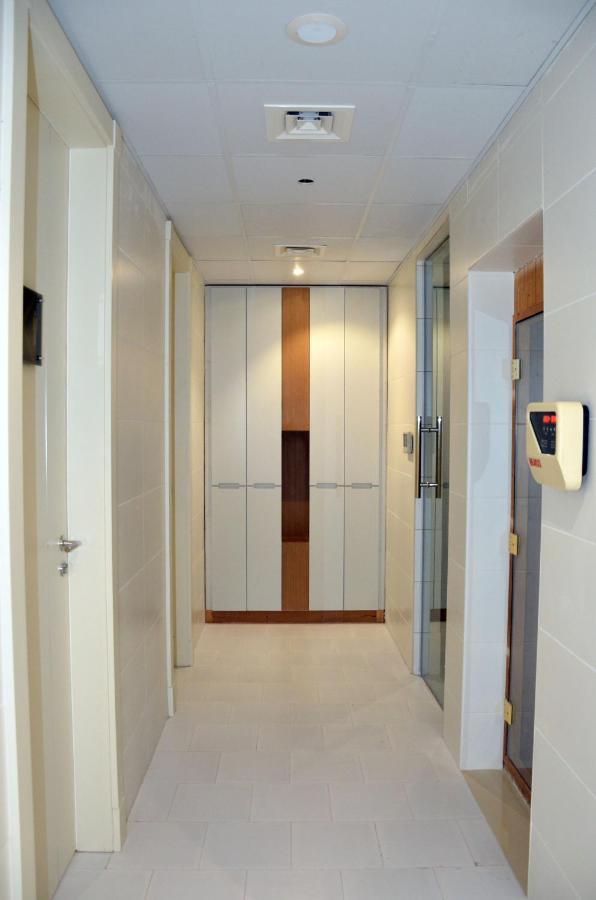 The Lodge Suites Al-Manamah Bagian luar foto