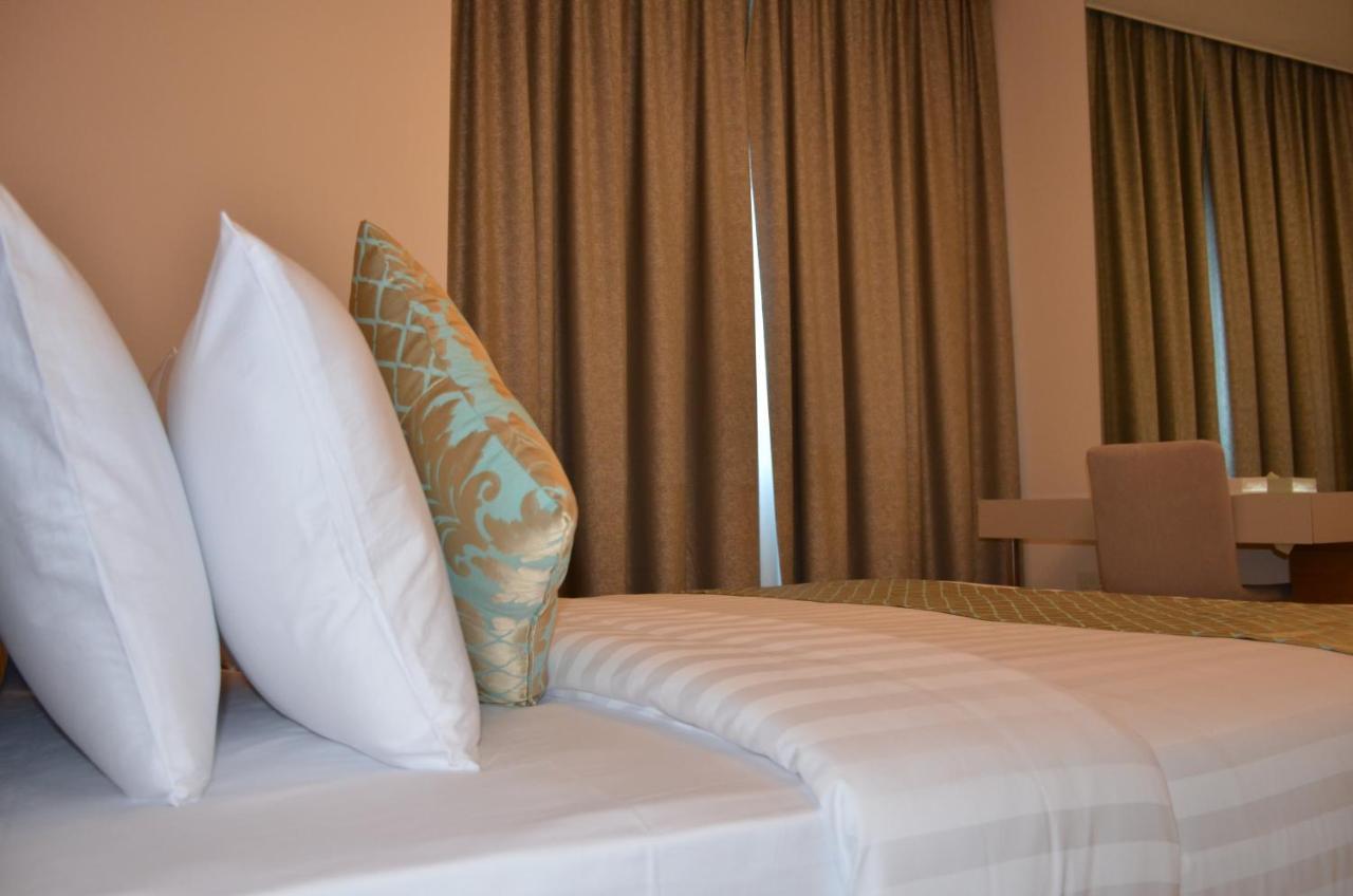 The Lodge Suites Al-Manamah Bagian luar foto