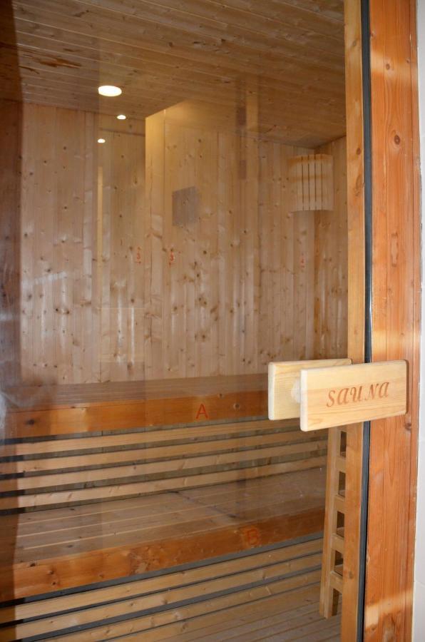 The Lodge Suites Al-Manamah Bagian luar foto